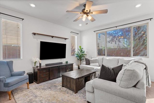 3963 Po River Way, Sacramento, CA 95834