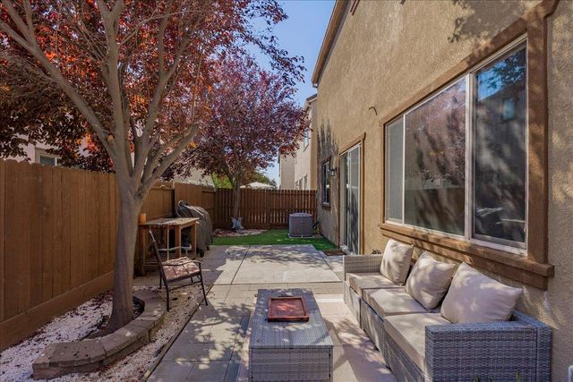 3963 Po River Way, Sacramento, CA 95834