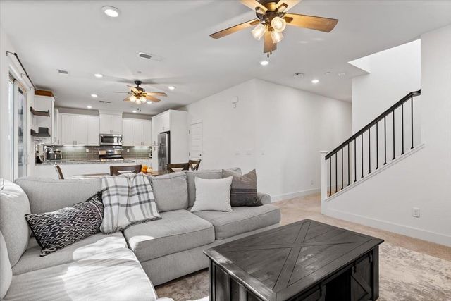 3963 Po River Way, Sacramento, CA 95834