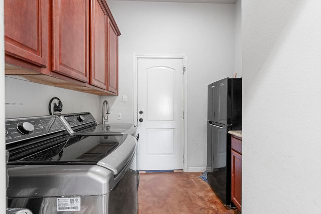 463 Beauchamp RD, Dripping Springs, TX 78620