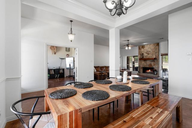 463 Beauchamp RD, Dripping Springs, TX 78620