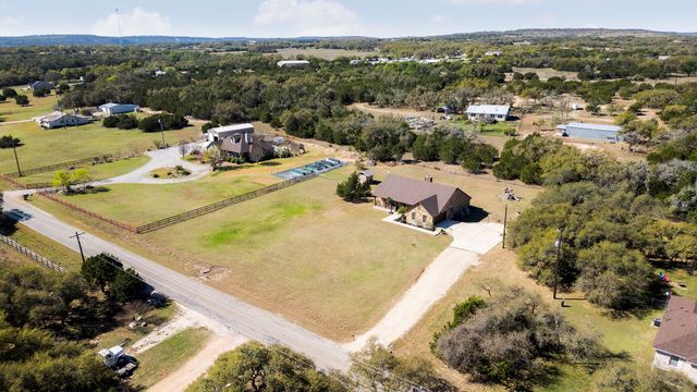 463 Beauchamp RD, Dripping Springs, TX 78620