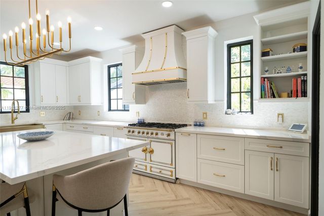 5149 Alton Rd, Miami Beach, FL 33140