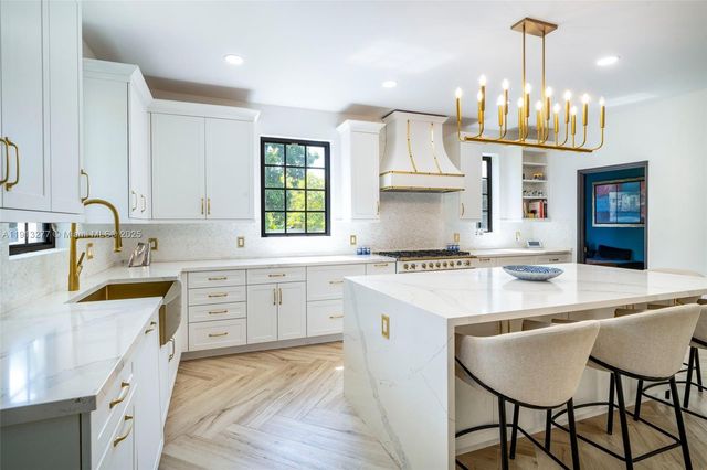 5149 Alton Rd, Miami Beach, FL 33140