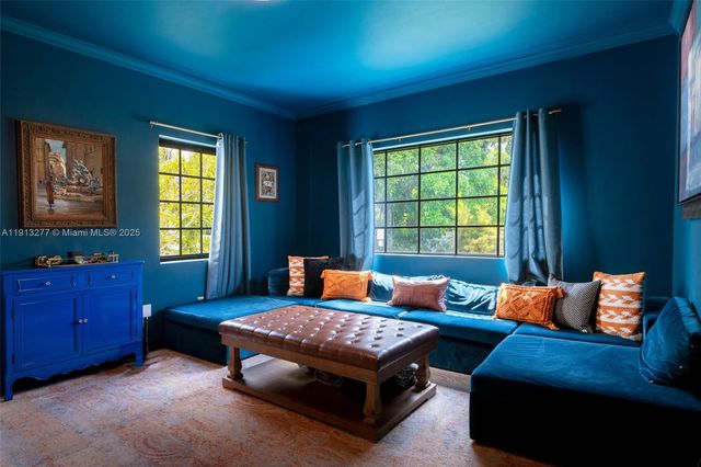 5149 Alton Rd, Miami Beach, FL 33140