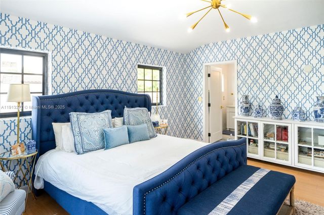 5149 Alton Rd, Miami Beach, FL 33140