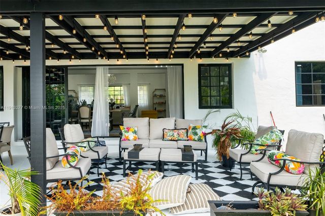 5149 Alton Rd, Miami Beach, FL 33140