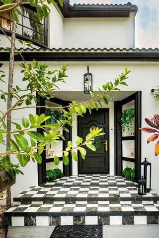 5149 Alton Rd, Miami Beach, FL 33140