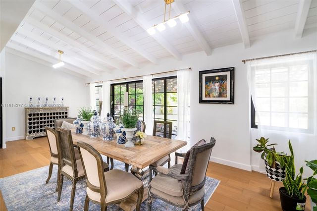 5149 Alton Rd, Miami Beach, FL 33140