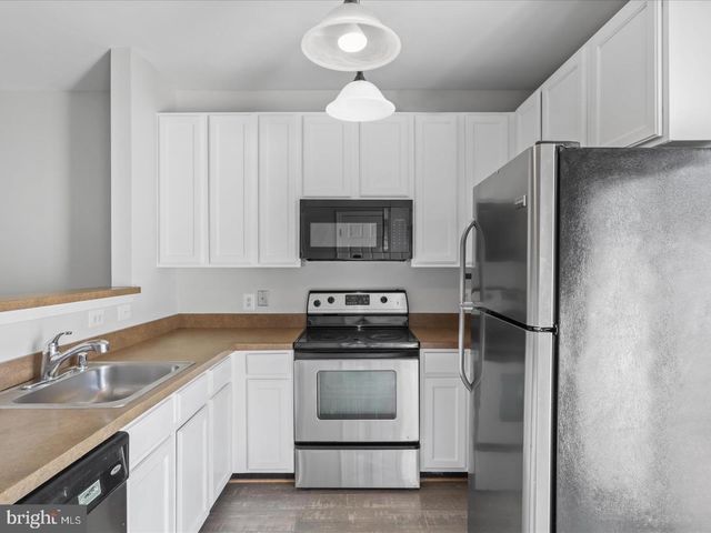 42522 MAYFLOWER TER, Brambleton, VA 20148