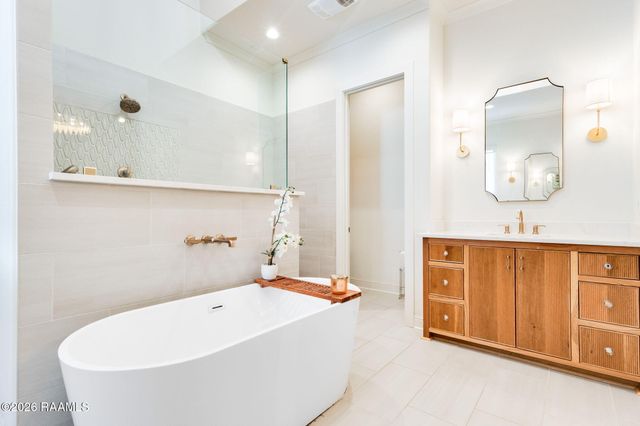 202 Ashgrove Lane, Youngsville, LA 70592