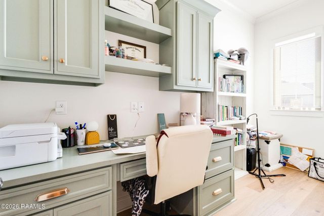 202 Ashgrove Lane, Youngsville, LA 70592