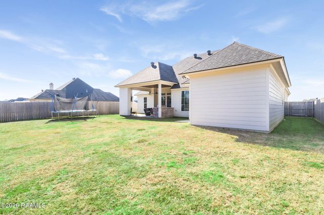 202 Ashgrove Lane, Youngsville, LA 70592