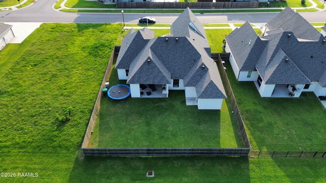 202 Ashgrove Lane, Youngsville, LA 70592