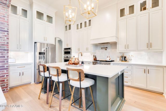 202 Ashgrove Lane, Youngsville, LA 70592