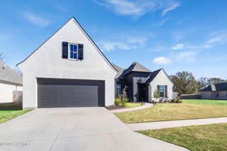 202 Ashgrove Lane, Youngsville, LA 70592