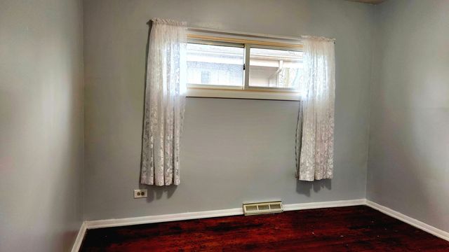 17322 Forestway Drive, East Hazel Crest, IL 60429