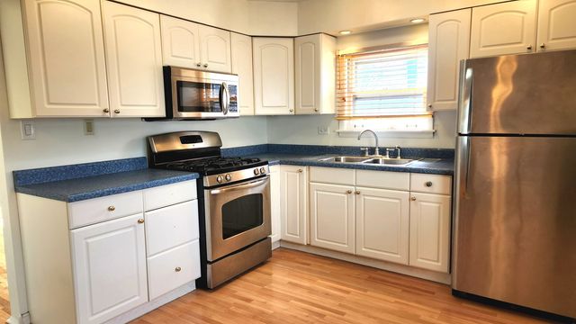 17322 Forestway Drive, East Hazel Crest, IL 60429