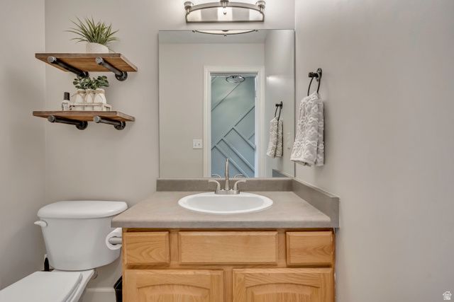 184 N FARM CV, Farmington, UT 84025