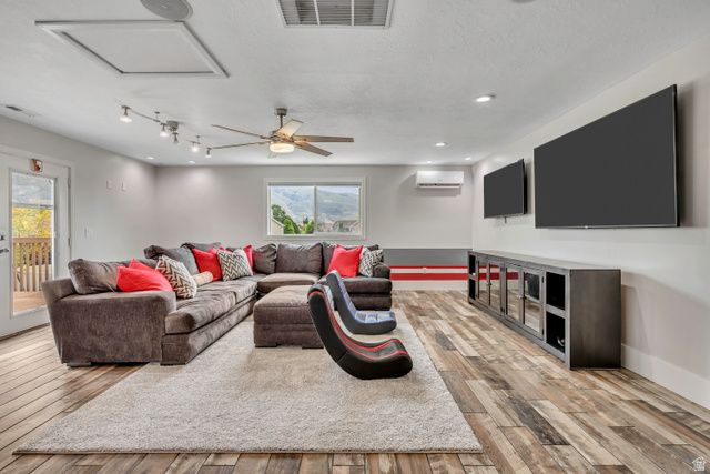 184 N FARM CV, Farmington, UT 84025