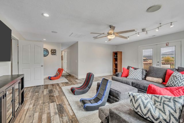 184 N FARM CV, Farmington, UT 84025