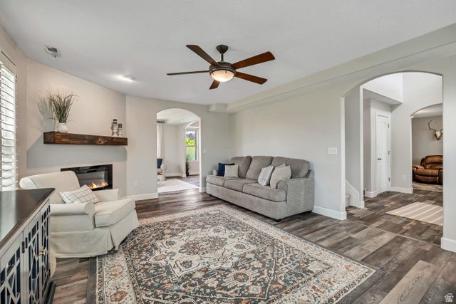 184 N FARM CV, Farmington, UT 84025