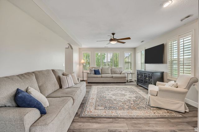 184 N FARM CV, Farmington, UT 84025