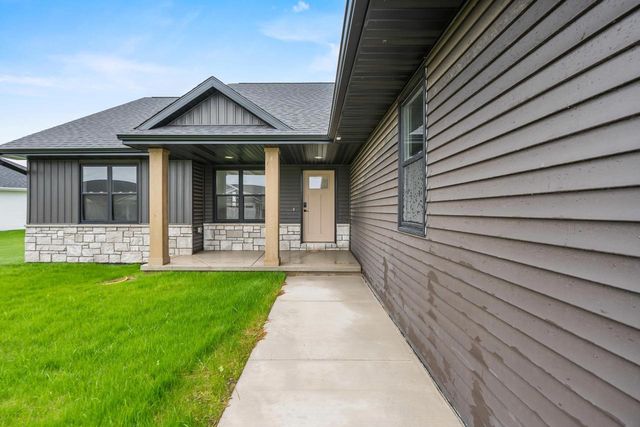 1399 CROSSROADS DRIVE, De Pere, WI 54115