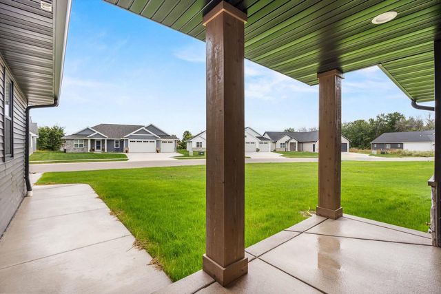 1399 CROSSROADS DRIVE, De Pere, WI 54115