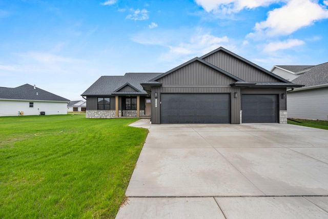 1399 CROSSROADS DRIVE, De Pere, WI 54115
