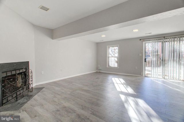 5416 NEW LONDON PARK DR, Fairfax, VA 22032