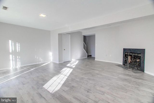 5416 NEW LONDON PARK DR, Fairfax, VA 22032