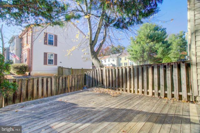 5416 NEW LONDON PARK DR, Fairfax, VA 22032