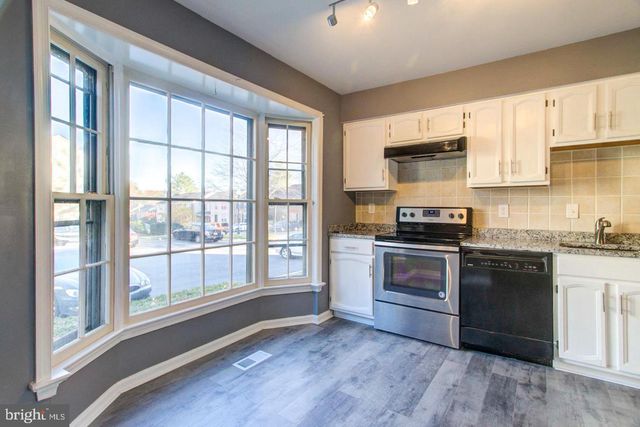 5416 NEW LONDON PARK DR, Fairfax, VA 22032