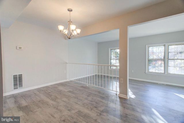 5416 NEW LONDON PARK DR, Fairfax, VA 22032