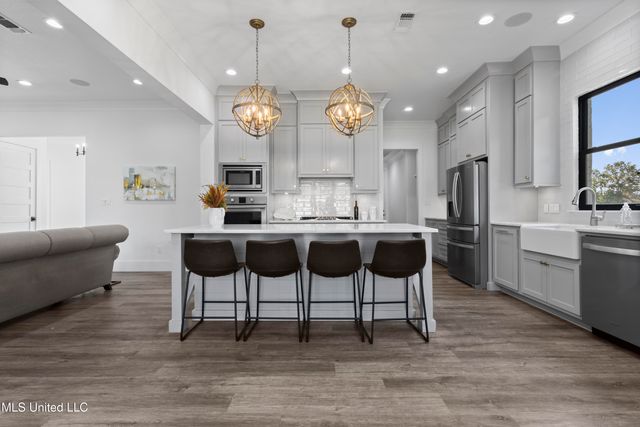407 Goose Pointe Boulevard, Biloxi, MS 39531