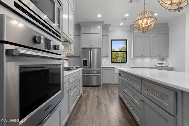 407 Goose Pointe Boulevard, Biloxi, MS 39531
