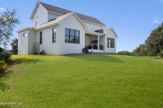 407 Goose Pointe Boulevard, Biloxi, MS 39531