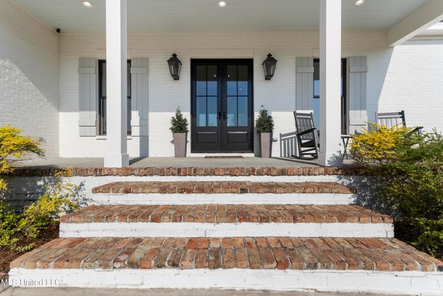 407 Goose Pointe Boulevard, Biloxi, MS 39531