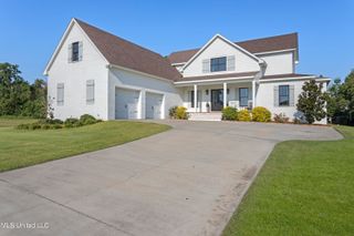 407 Goose Pointe Boulevard, Biloxi, MS 39531