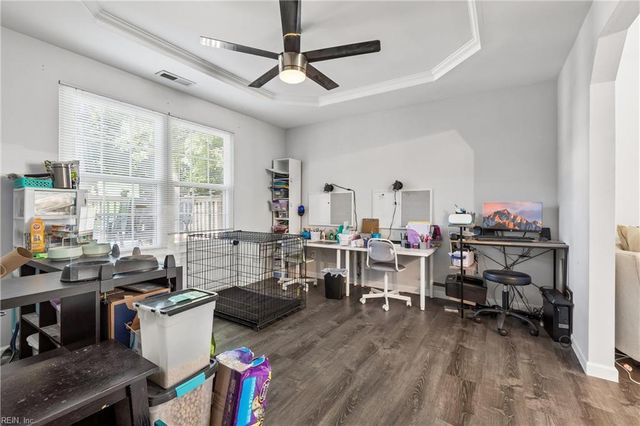 39 Locksley DR, Hampton, VA 23666