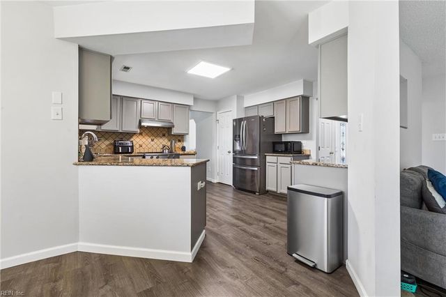 39 Locksley DR, Hampton, VA 23666