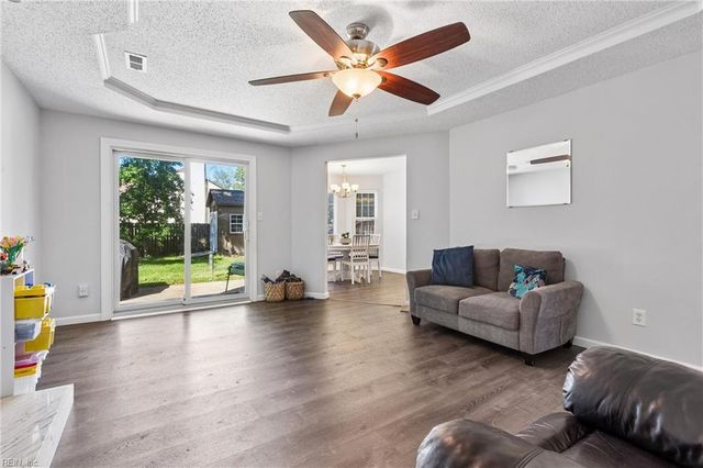 39 Locksley DR, Hampton, VA 23666