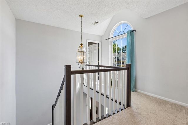 39 Locksley DR, Hampton, VA 23666