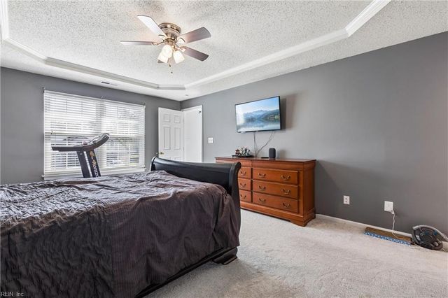39 Locksley DR, Hampton, VA 23666