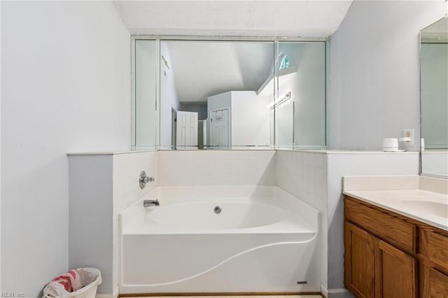 39 Locksley DR, Hampton, VA 23666