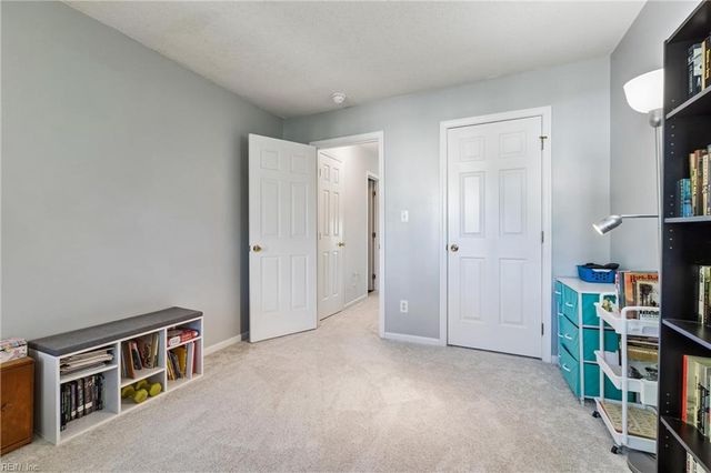 39 Locksley DR, Hampton, VA 23666