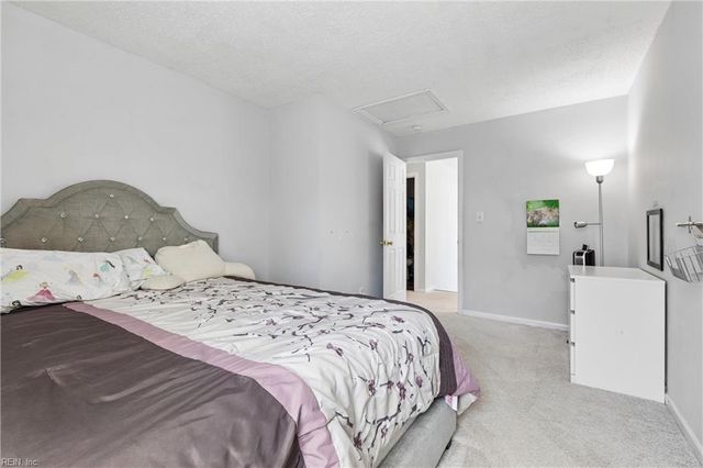 39 Locksley DR, Hampton, VA 23666