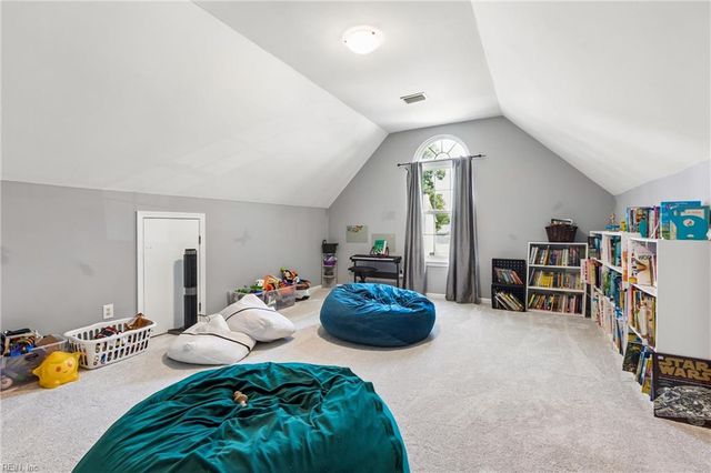 39 Locksley DR, Hampton, VA 23666