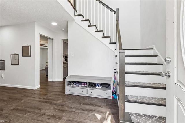 39 Locksley DR, Hampton, VA 23666